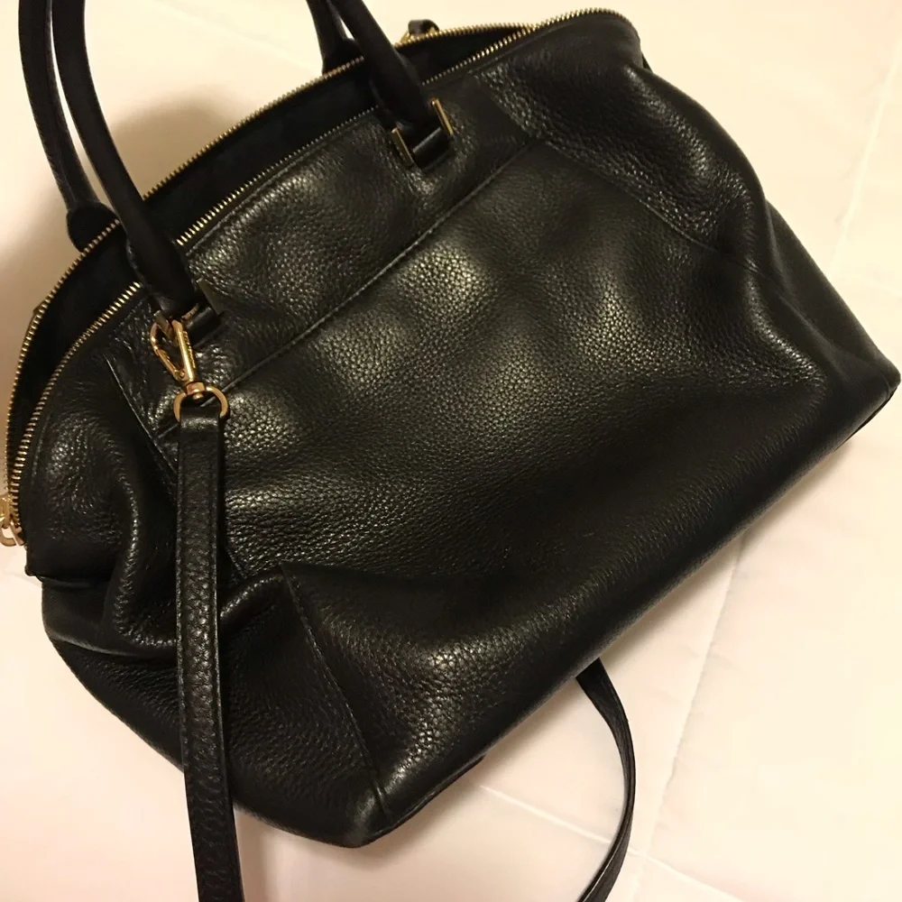 Michael Kors Riley Purse - Picture 3 of 11